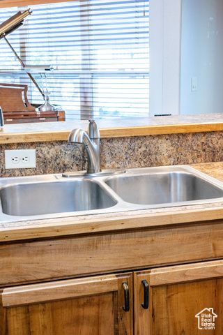 4652 N MARSHAL TRL, Enoch, UT 84721