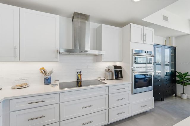 920 N OSCEOLA AVENUE 210, Clearwater, FL 33755