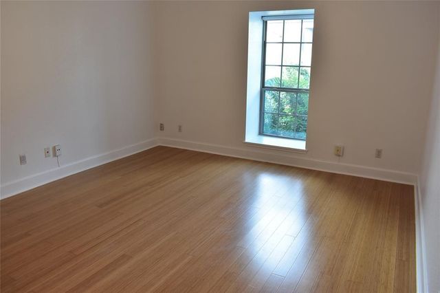 2425 Underwood Street 350, Houston, TX 77030