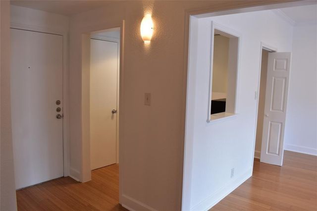 2425 Underwood Street 350, Houston, TX 77030