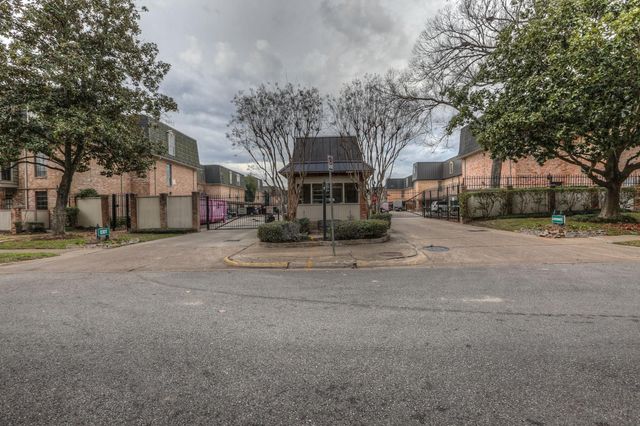 2425 Underwood Street 350, Houston, TX 77030