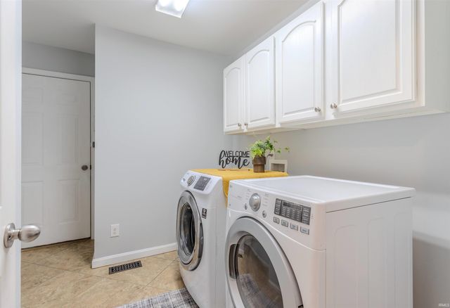 2822 Beaumont Drive, Evansville, IN 47725