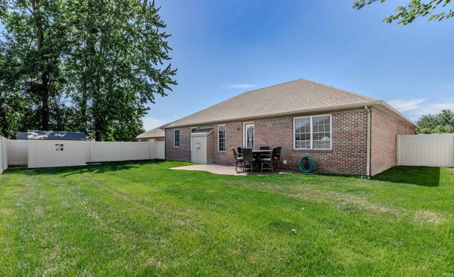 2822 Beaumont Drive, Evansville, IN 47725