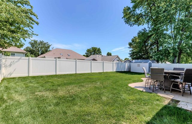 2822 Beaumont Drive, Evansville, IN 47725