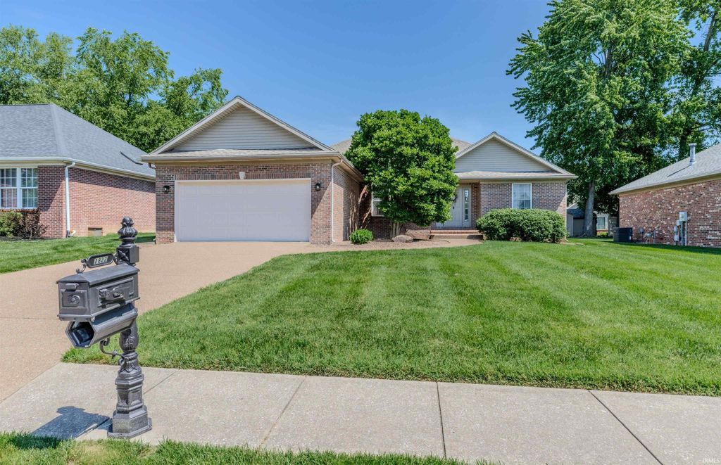 2822 Beaumont Drive, Evansville, IN 47725