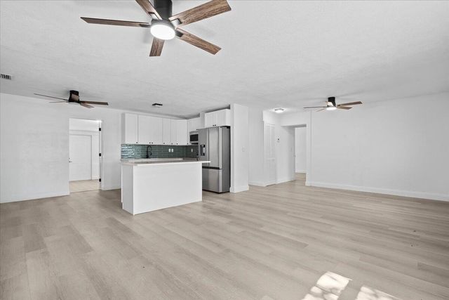 905 SE 10th Street, Stuart, FL 34994