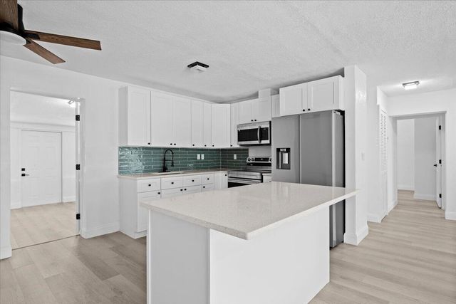 905 SE 10th Street, Stuart, FL 34994