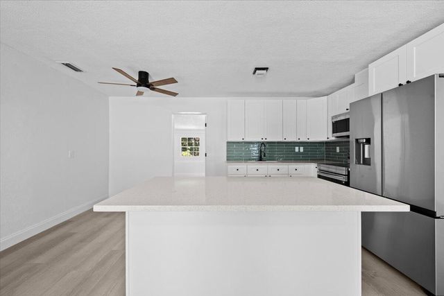 905 SE 10th Street, Stuart, FL 34994