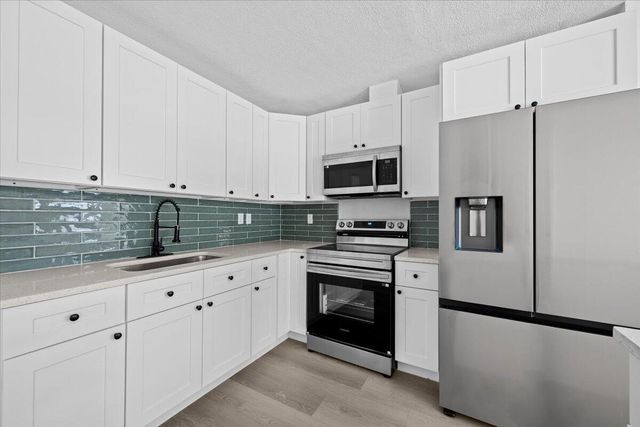 905 SE 10th Street, Stuart, FL 34994