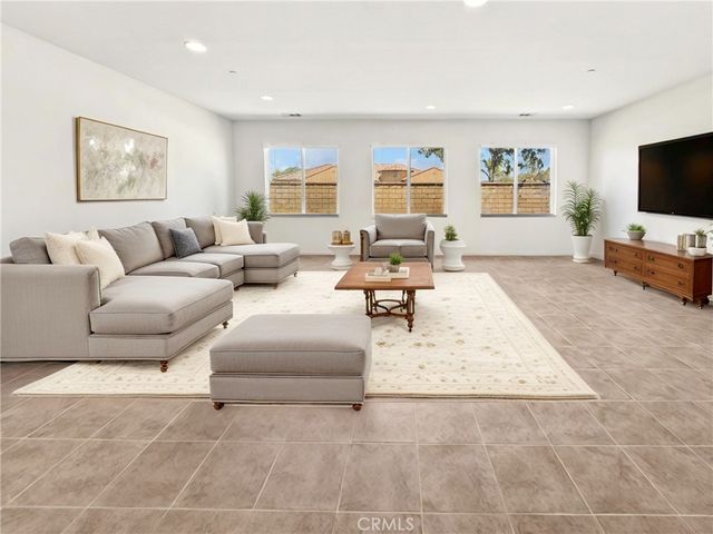 2025 James Gaynor Street, Fallbrook, CA 92028