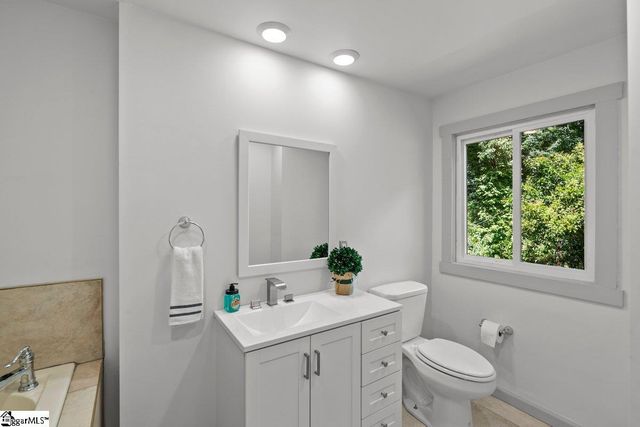 2005 Poinsett Highway, Greenville, SC 29609