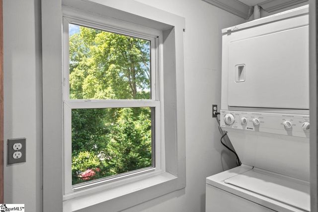 2005 Poinsett Highway, Greenville, SC 29609