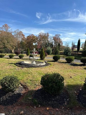 2005 Poinsett Highway, Greenville, SC 29609