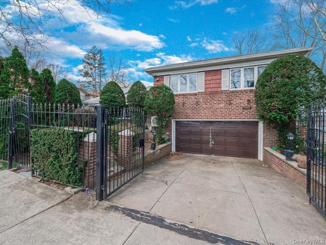 82-04 141st Street, Briarwood, NY 11435