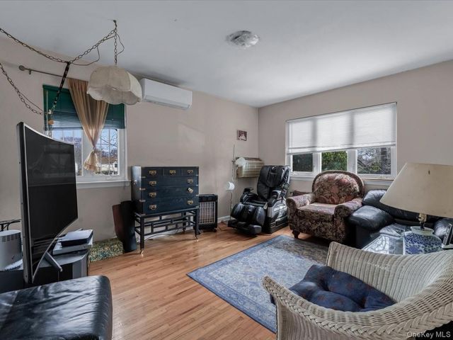 82-04 141st Street, Briarwood, NY 11435