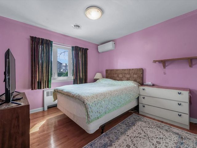 82-04 141st Street, Briarwood, NY 11435