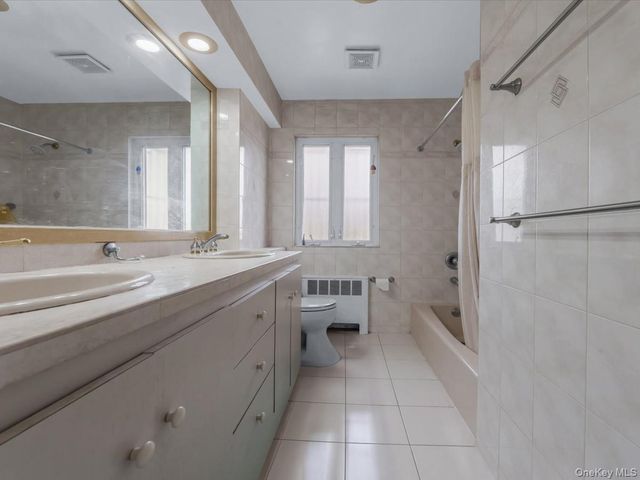 82-04 141st Street, Briarwood, NY 11435