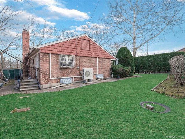 82-04 141st Street, Briarwood, NY 11435