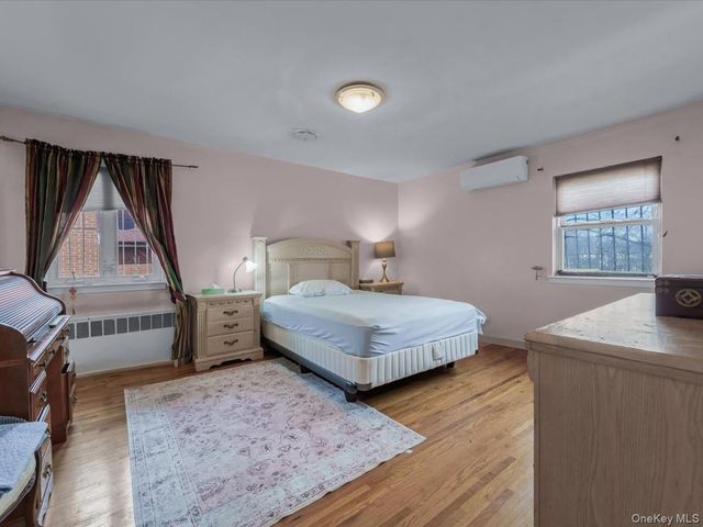 82-04 141st Street, Briarwood, NY 11435