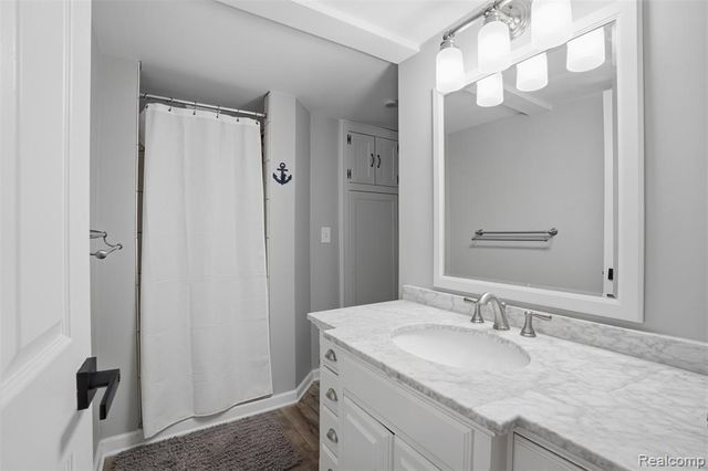 2299 Kingston Street, White Lake, MI 48386