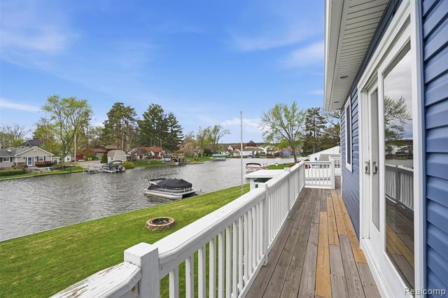 2299 Kingston Street, White Lake, MI 48386