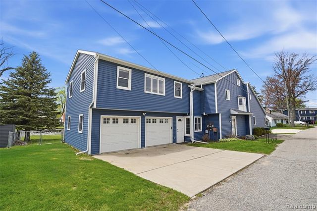 2299 Kingston Street, White Lake, MI 48386