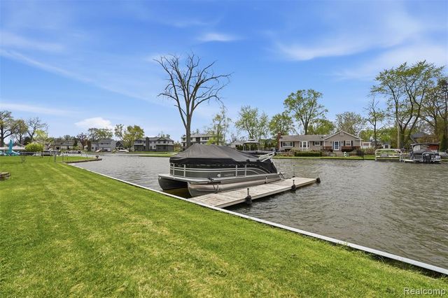 2299 Kingston Street, White Lake, MI 48386