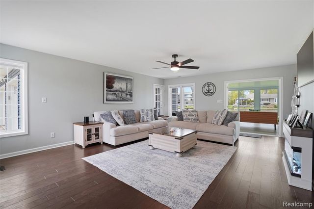 2299 Kingston Street, White Lake, MI 48386