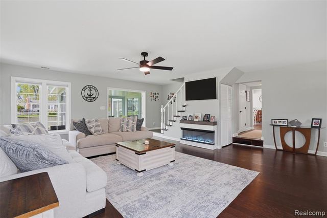 2299 Kingston Street, White Lake, MI 48386