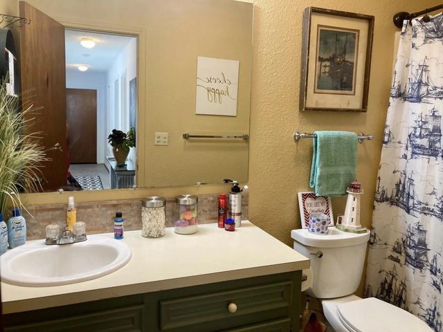 2707 Terrace Circle, West Orange, TX 77630