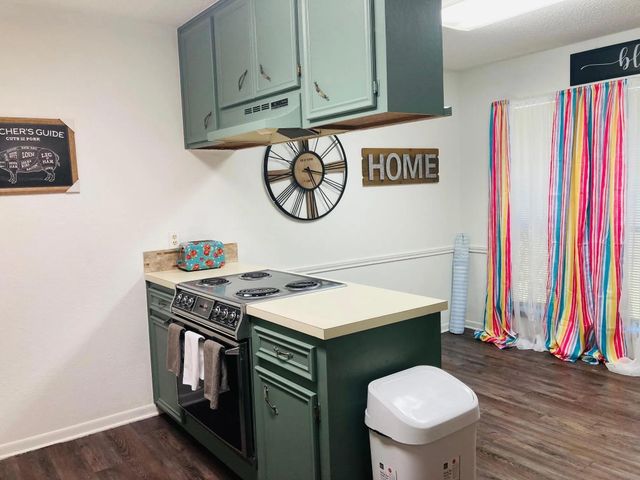 2707 Terrace Circle, West Orange, TX 77630