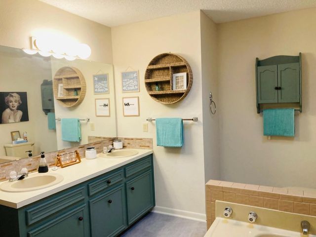 2707 Terrace Circle, West Orange, TX 77630