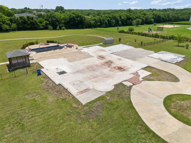 2400 Whispering Acres Lane, Lucas, TX 75002