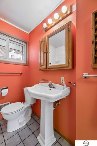 1801 Kings Highway, Lincoln, NE 68502