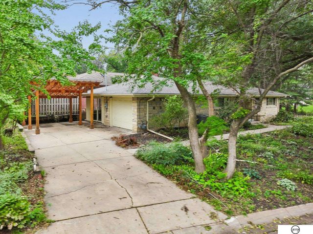 1801 Kings Highway, Lincoln, NE 68502
