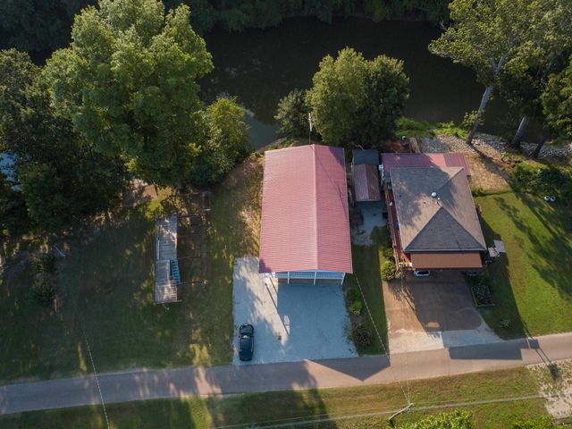 70 POINT WAY, Saltillo, TN 38370