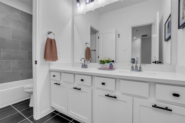 2915 Oakcrest Meadow Court, Conroe, TX 77386