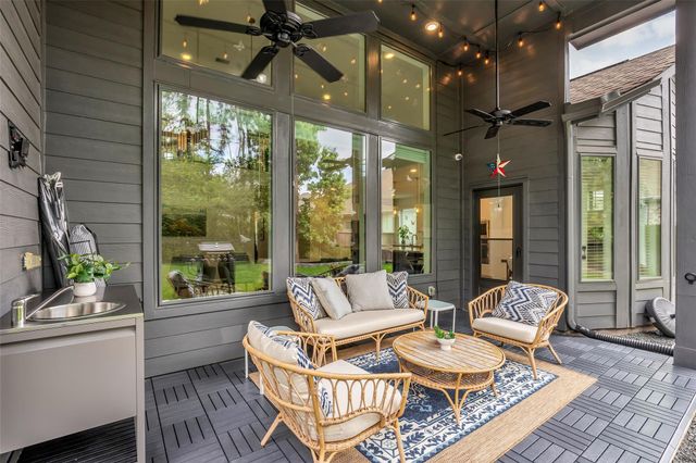 2915 Oakcrest Meadow Court, Conroe, TX 77386