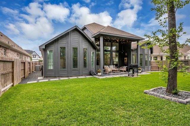 2915 Oakcrest Meadow Court, Conroe, TX 77386