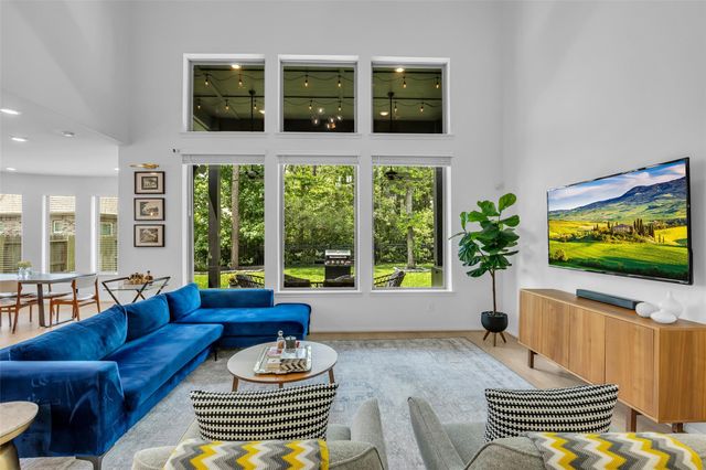 2915 Oakcrest Meadow Court, Conroe, TX 77386