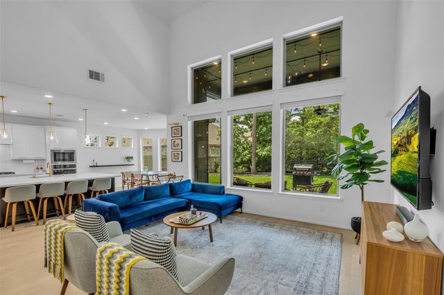 2915 Oakcrest Meadow Court, Conroe, TX 77386