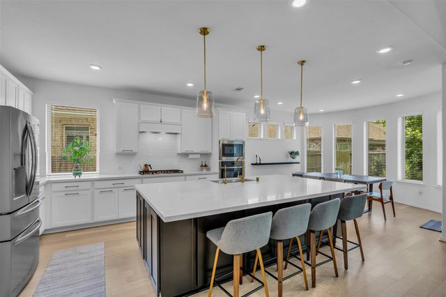 2915 Oakcrest Meadow Court, Conroe, TX 77386