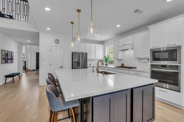 2915 Oakcrest Meadow Court, Conroe, TX 77386