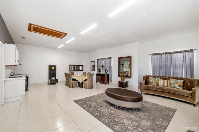 8413 N Main Street, Mcallen, TX 78504