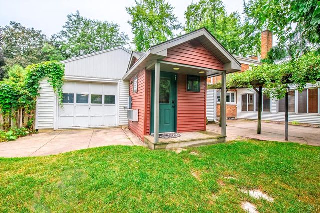 416 ARROWHEAD DRIVE, Green Bay, WI 54301