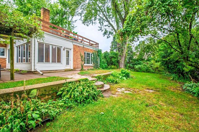 416 ARROWHEAD DRIVE, Green Bay, WI 54301