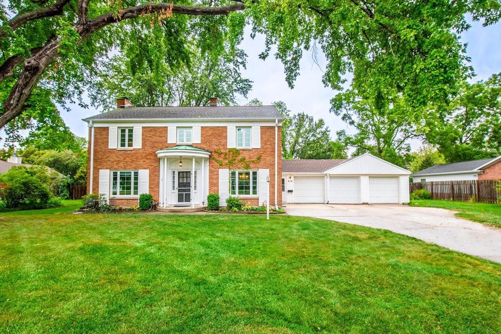 416 ARROWHEAD DRIVE, Green Bay, WI 54301