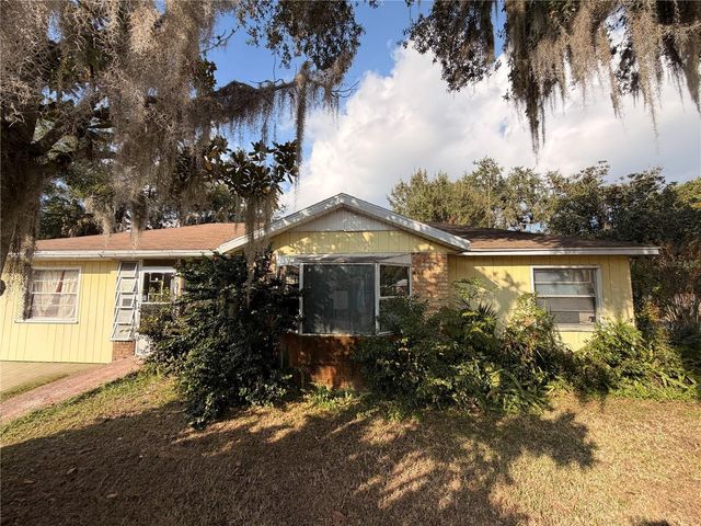 1204 GUNSTON STREET, Leesburg, FL 34748