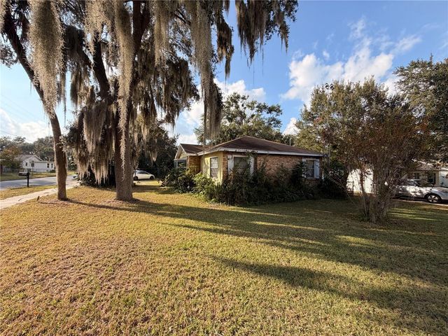 1204 GUNSTON STREET, Leesburg, FL 34748