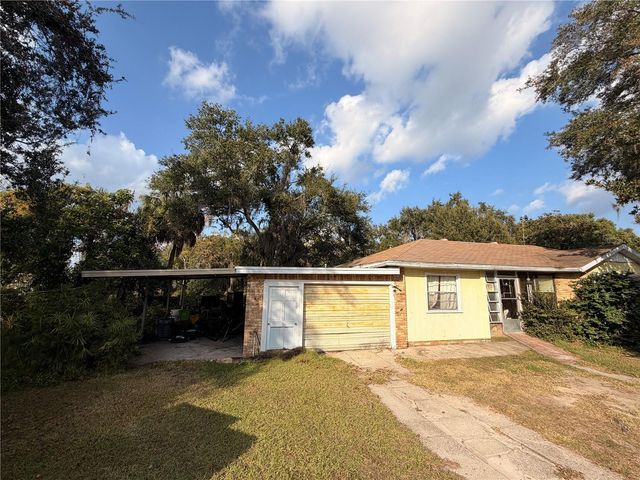 1204 GUNSTON STREET, Leesburg, FL 34748